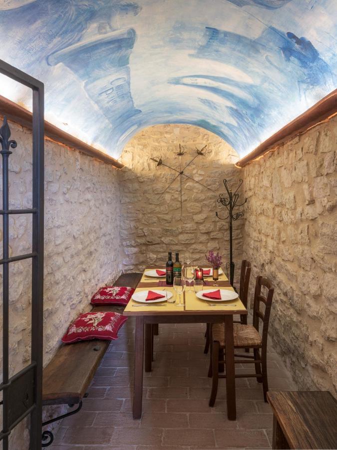 הוילה Sellano Castello Di Pupaggi מראה חיצוני תמונה