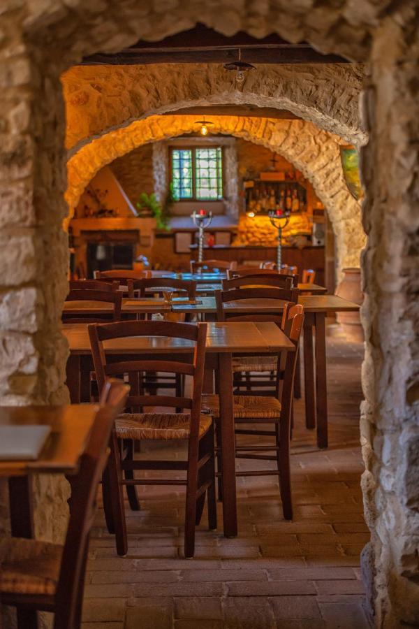 הוילה Sellano Castello Di Pupaggi מראה חיצוני תמונה